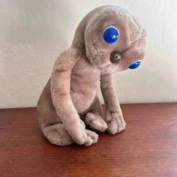 SHOWTIME Vintage 1982 ET 12" Plush Extra Terrestrial Stuffed Alien Toy - Picture 1 of 10